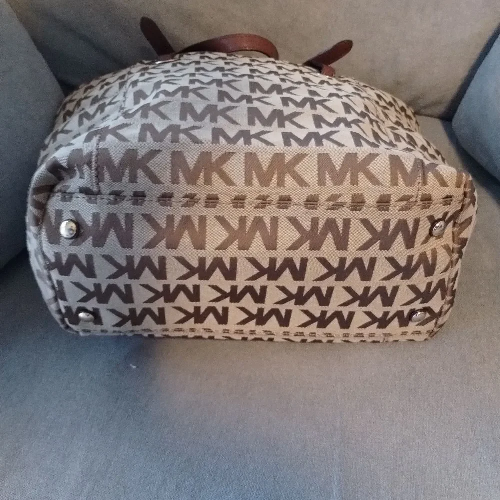 Michael Kors Jet Set Monogram Tote
